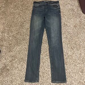 DKNY Skinny Jeans Classic Medium Wash Denim Straight Leg Pants‎